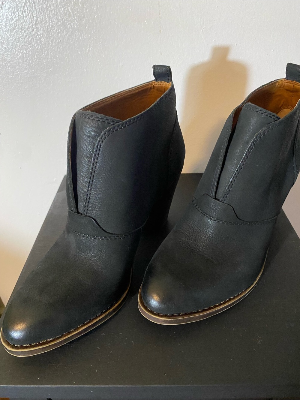 Lucky Brand Tan Black Leather Chukka Boots